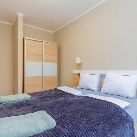 2br Corvin Terrace W Ac By Nw *