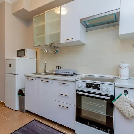 2br Corvin Terrace W Ac By Nw