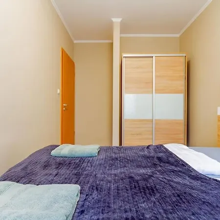 2br Corvin Terrace W Ac By Nw Apartment *