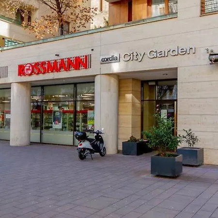 2br Corvin Terrace W Ac By Nw Budapest