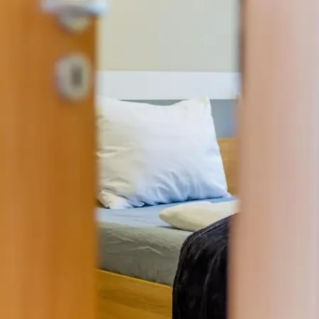 2br Corvin Terrace W Ac By Nw