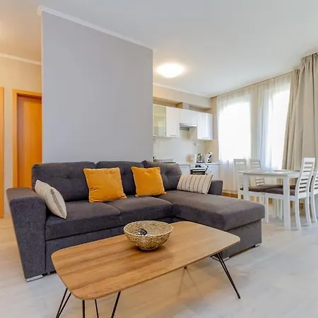 2br Corvin Terrace W Ac By Nw * Budapest